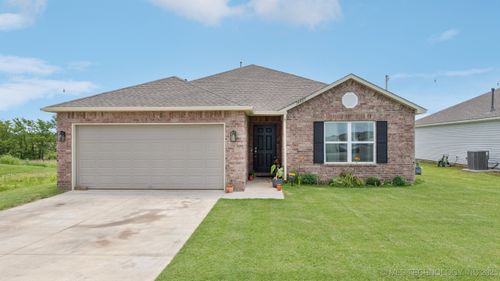 14407 N 76th East Ave, Collinsville, OK, 74021-4885 | Card Image