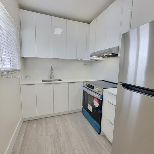 apt-4-2140 Biarritz Dr, Miami Beach, FL, 33141-3436 | Card Image