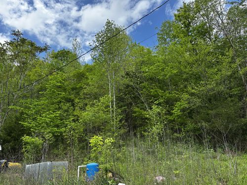 910 Warren Hollow Rd, Clifton, TN, 38425-5146 | Card Image