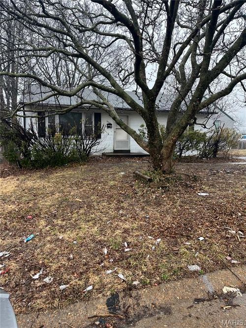 2074 Wedgewood Dr, Jennings, MO, 63136-5031 | Card Image