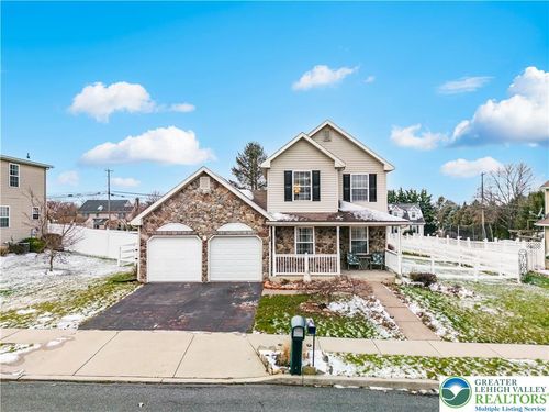30 Crown Dr, Forks Twp, PA, 18040-8713 | Card Image