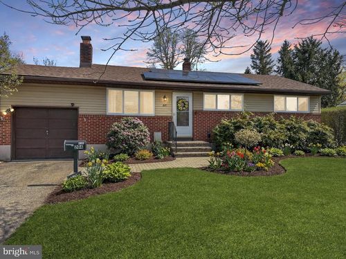 204 S Garden Blvd, BEVERLY, NJ, 08010-2615 | Card Image