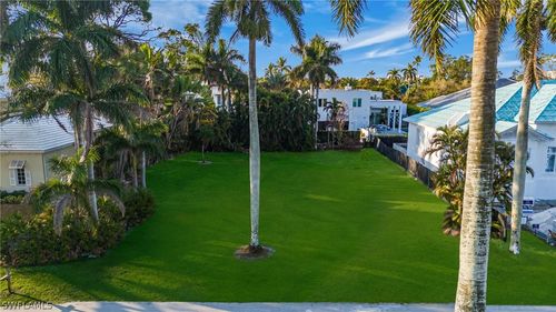 400 Wedge Dr, NAPLES, FL, 34103-4709 | Card Image