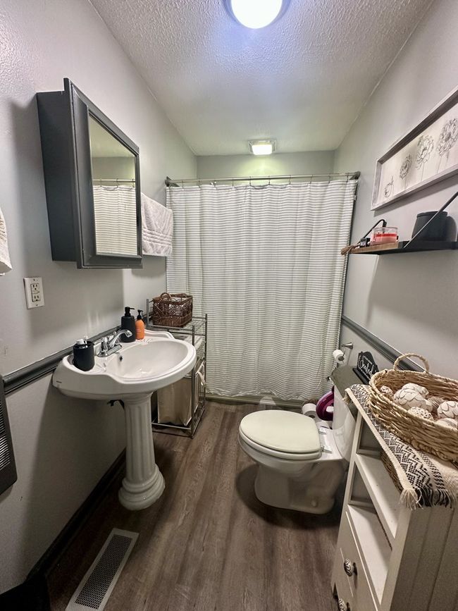 103 E Virginia St, House other with 4 bedrooms, 3 bathrooms and null parking in Galax VA | Image 16