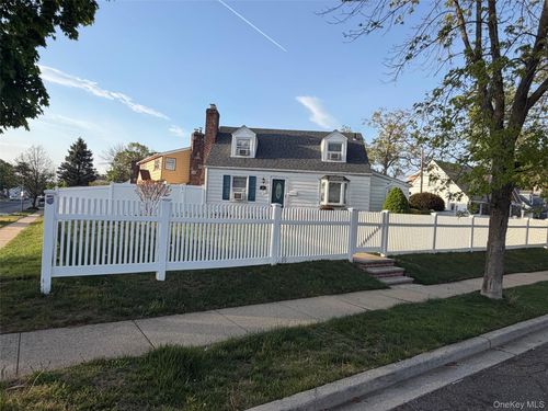281 Anchor Way, Uniondale, NY, 11553-1305 | Card Image