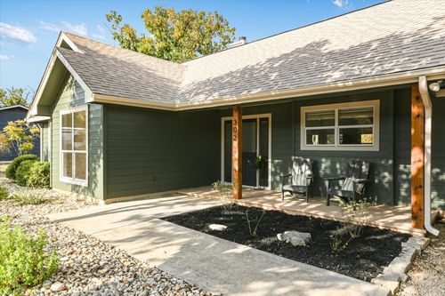 302 Valley Dr, Wimberley, TX, 78676-5219 | Card Image