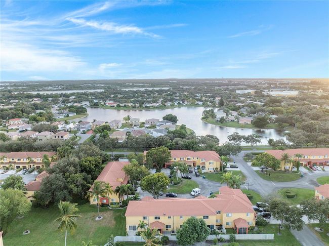 10307 Sw 20 Th St, Townhouse with 3 bedrooms, 3 bathrooms and null parking in Miramar FL | Image 24
