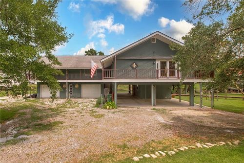20372 Fairway Dr, Springfield, LA, 70462-7652 | Card Image