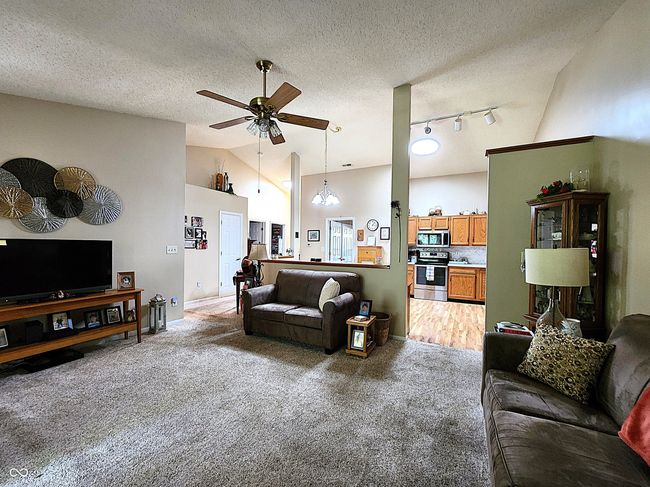 1223 Long Shore Dr, Townhouse with 2 bedrooms, 2 bathrooms and null parking in Indianapolis IN | Image 4