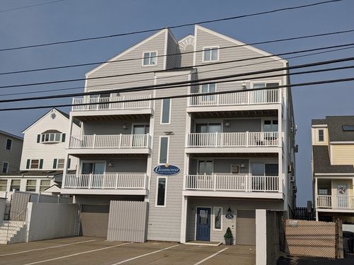 a-179 N End Blvd, Salisbury, MA, 01952-2102 | Card Image