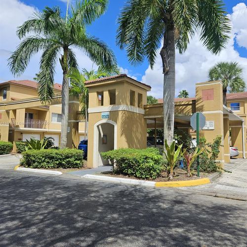 apt-212-741 N Pine Island Rd, Plantation, FL, 33324-1351 | Card Image