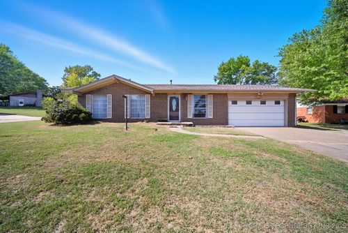 700 Cedar Ct, Cleveland, OK, 74020-1011 | Card Image