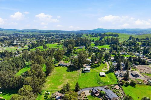 411 Highland Ave, Penngrove, CA, 94951-8636 | Card Image