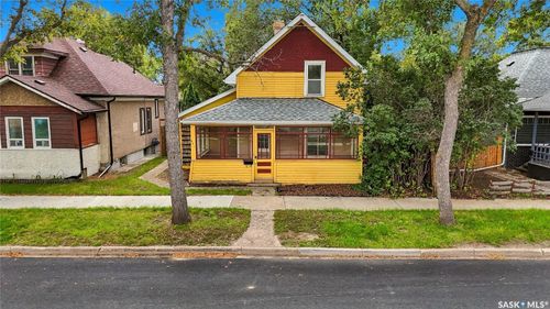 447 Duffield Street W, Moose Jaw, SK, S6H5H7 | Card Image