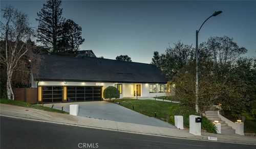 20101 Greenbriar Dr, Tarzana, CA, 91356-5650 | Card Image