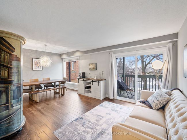 8 - 1564 Kerns Rd, Condo with 4 bedrooms, 2 bathrooms and 2 parking in Burlington ON | Image 5