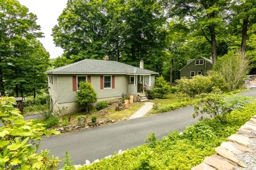 127 Cedar Dr, Newton, NJ, 07860-9738 | Card Image