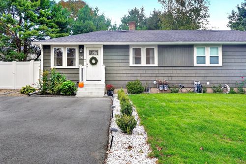 63-63 Neillian Way, Bedford, MA, 01730-2305 | Card Image