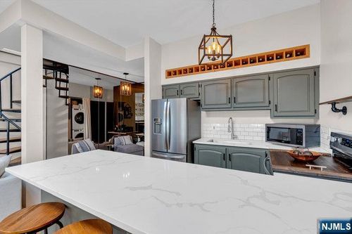 509 Willow Ave, Hoboken, NJ, 07030-3913 | Card Image