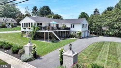402 Spring Dr, MILLERSVILLE, PA, 17551-2021 | Card Image