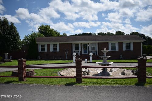 926 Doncaster Ave, Middlesboro, KY, 40965-2266 | Card Image