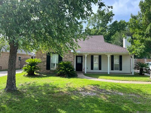 17725 Nine Oaks Ave, Baton Rouge, LA, 70817-7364 | Card Image