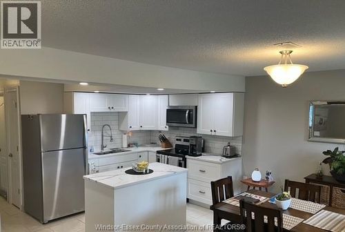 46 Indiana Place, Amherstburg, ON, N9V3X5 | Card Image