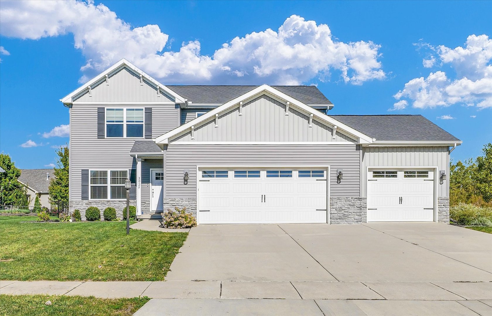 202 Capitol Street, For Sale in Savoy Zoocasa