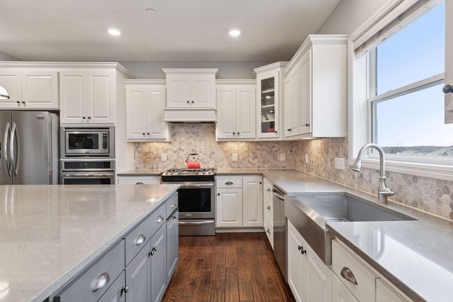 Large stainless steel sink with new disposal | Image 14