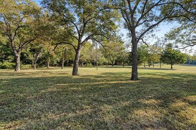 421 County Road 1250, House other with 3 bedrooms, 2 bathrooms and null parking in Savoy TX | Image 3