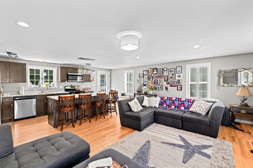 3 Winter Holw, Plymouth, MA, 02360-5094 | Card Image