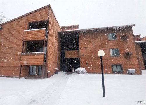 328 Village Blvd N, Baldwinsville, NY, 13027-3018 | Card Image