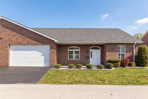 909 Valentina Ln, Lower Burrell, PA, 15068-7909 | Card Image