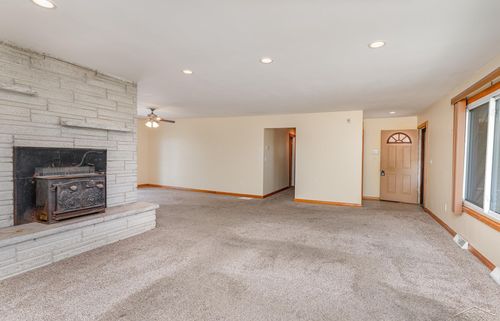 2671 N 8 Mile Rd, Pinconning, MI, 48650-8983 | Card Image