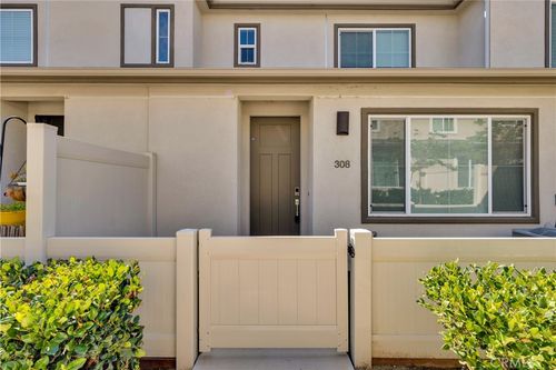 308 Citrine Trl, Fallbrook, CA, 92028-6545 | Card Image