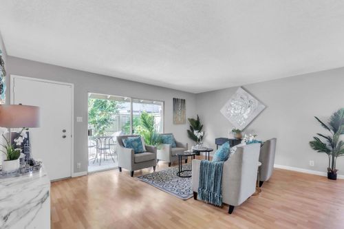 217 Roundtree Ct, Sacramento, CA, 95831-2630 | Card Image