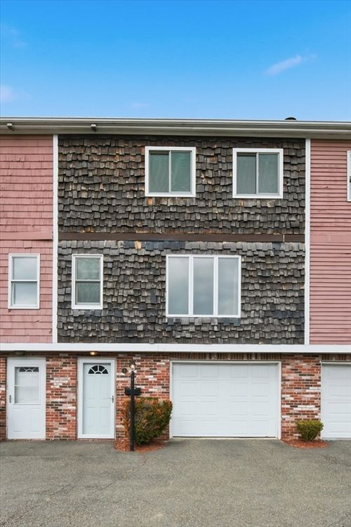 apt-5-22 N Central St, Peabody, MA, 01960-1749 | Card Image