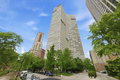 3804-2626 N Lakeview Ave, Chicago, IL, 60614-1830 | Card Image