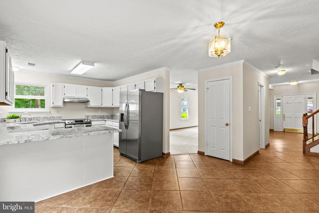 Residential in LEXINGTON PARK 5