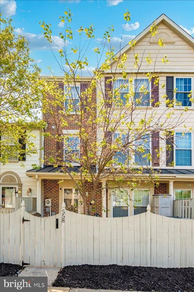 558 Hollyberry Way, Townhouse with 3 bedrooms, 3 bathrooms and null parking in FREDERICK MD | Image 10