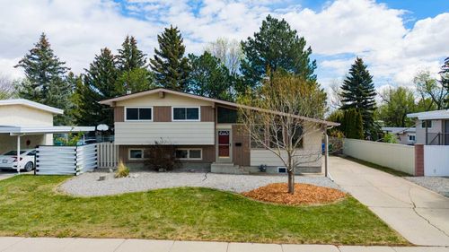 9 Queens Rd W, Lethbridge, AB, T1K3W1 | Card Image