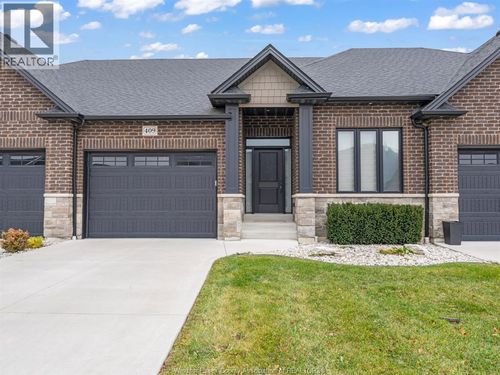 {{alt}} | Card Image