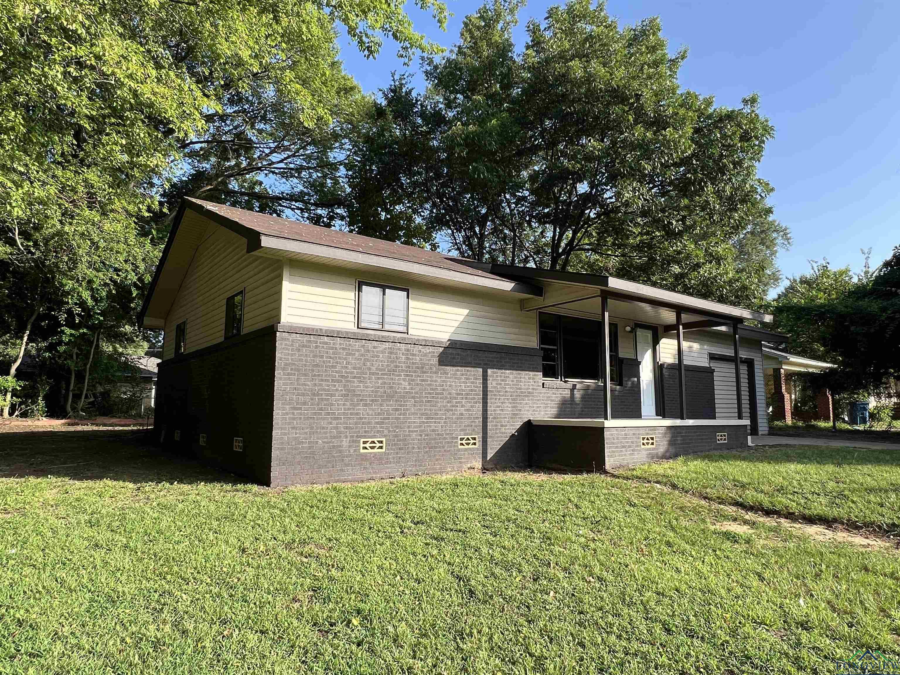 Main St, Gladewater, TX 75647