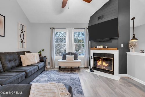 52 Snapdragon Ct, Jackson, NJ, 08527-2572 | Card Image