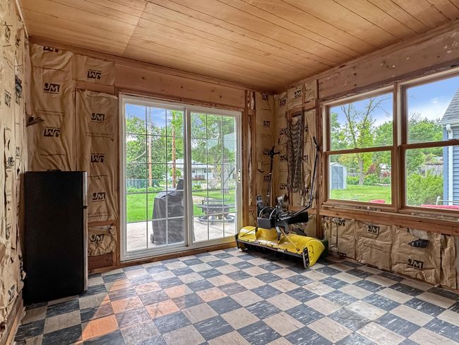 3-season porch | Image 26