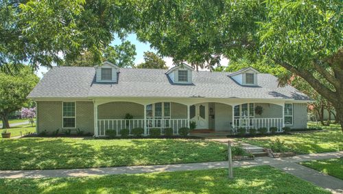 301 N Preston St, Ennis, TX, 75119-3924 | Card Image