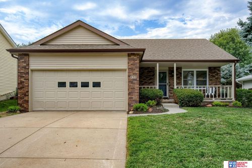 830 Glenridge Rd, Lincoln, NE, 68512-1749 | Card Image