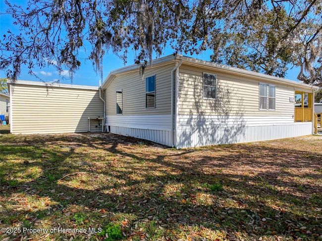 9339 Bob Cat Dr, House other with 3 bedrooms, 1 bathrooms and null parking in WEEKI WACHEE FL | Image 7