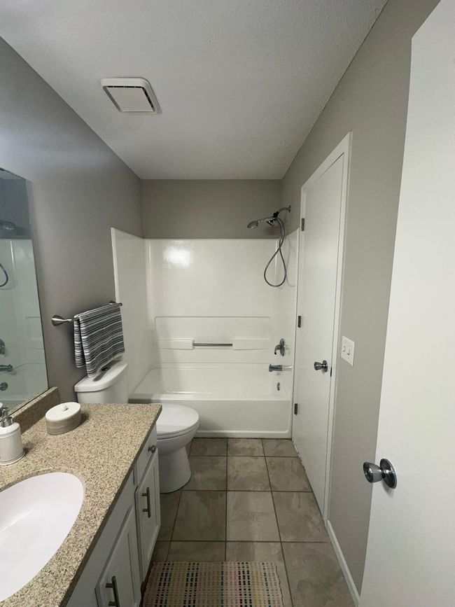 1194 Highpoint Curv, Townhouse with 3 bedrooms, 2 bathrooms and null parking in Shakopee MN | Image 10