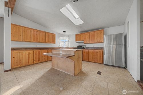 10124 Road Road 16 Ne, Moses Lake, WA, 98837-9356 | Card Image